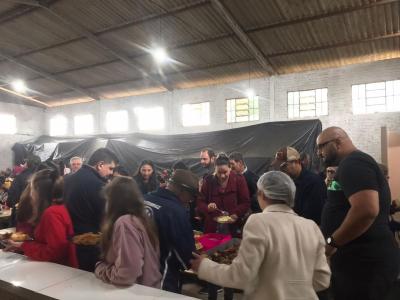 Conselho da Comunidade realizou o 1Âª AlmoÃ§o Beneficente SÃ£o Miguel Arcanjo.